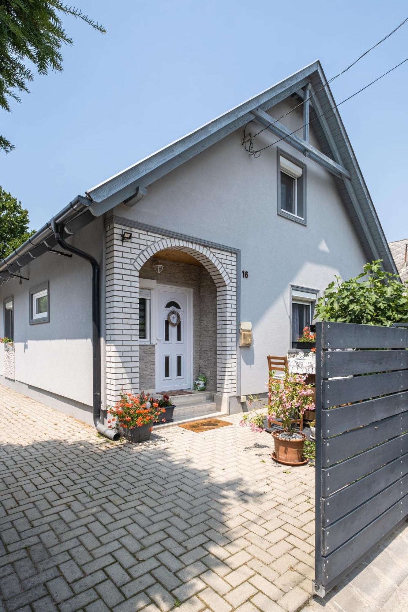 Szürke Vendégház Balatonkenesén Exterior foto