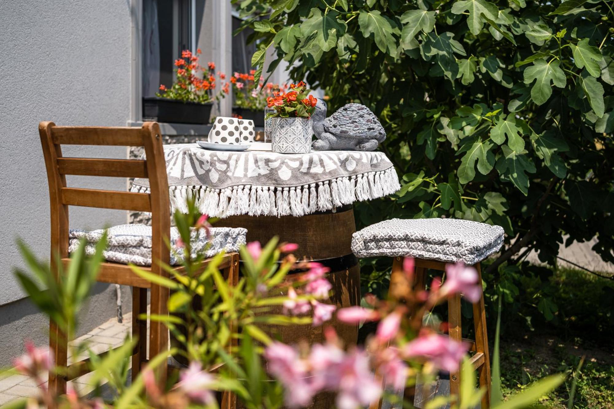 Szürke Vendégház Balatonkenesén Exterior foto